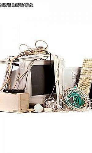 Descarte de equipamentos eletrônicos Descarte de equipamentos eletrônicos